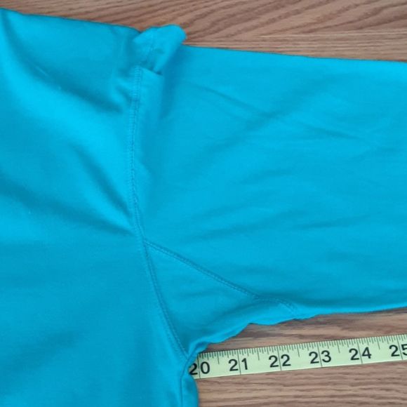 new UPWARD M tees 3/4 sleeves green - Picture 7 of 9